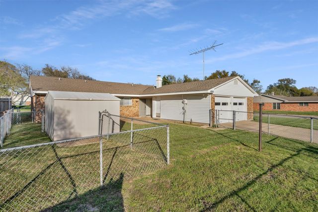 4801 Preston Trail Drive, Mesquite, TX 75150