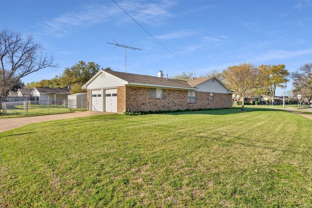 4801 Preston Trail Drive, Mesquite, TX 75150