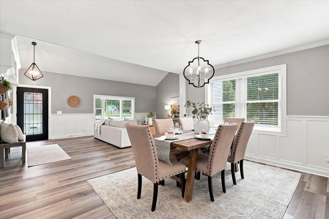 2802 Coventry LANE, Waukesha, WI 53188