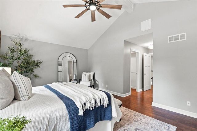 2802 Coventry LANE, Waukesha, WI 53188