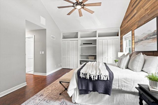2802 Coventry LANE, Waukesha, WI 53188