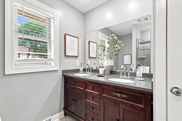 2802 Coventry LANE, Waukesha, WI 53188