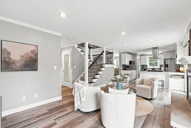 2802 Coventry LANE, Waukesha, WI 53188
