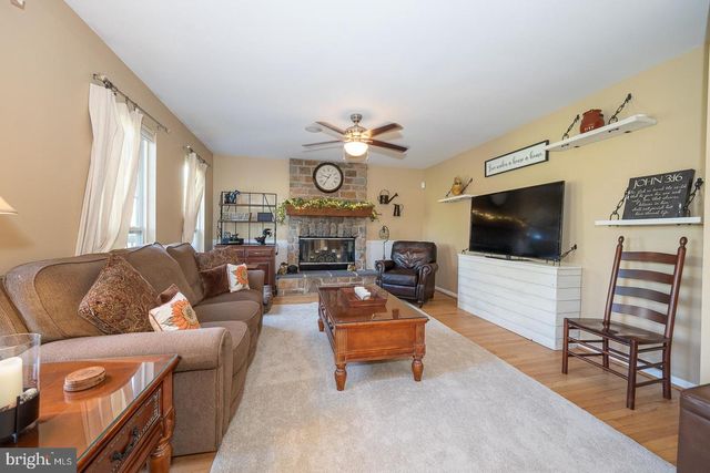 903 MAPLEWOOD DR, Douglassville, PA 19518