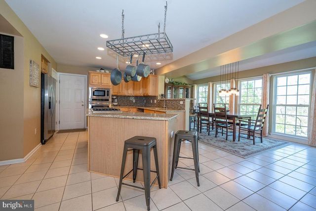903 MAPLEWOOD DR, Douglassville, PA 19518
