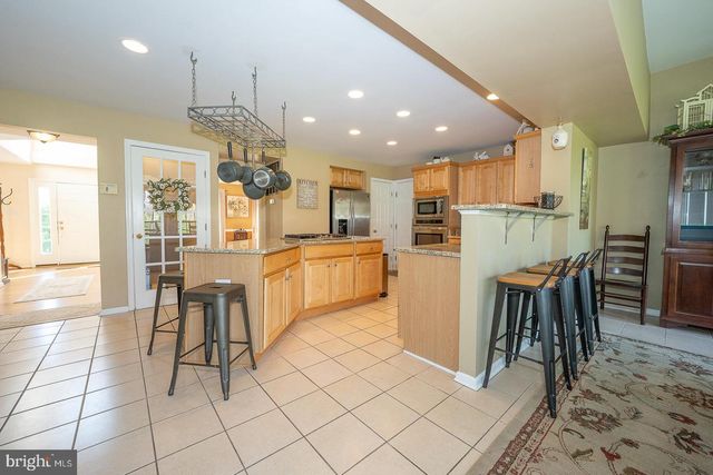 903 MAPLEWOOD DR, Douglassville, PA 19518