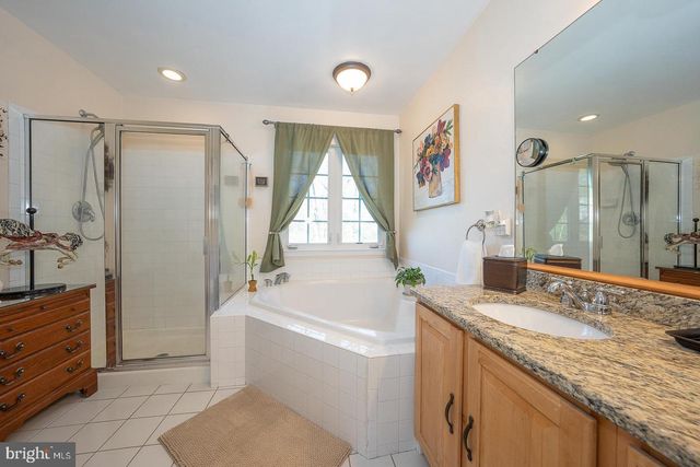903 MAPLEWOOD DR, Douglassville, PA 19518