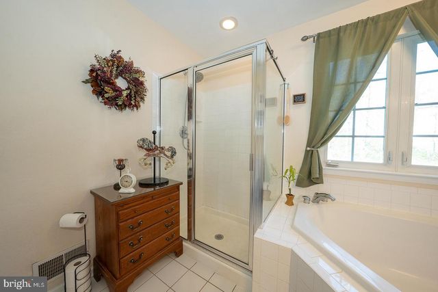 903 MAPLEWOOD DR, Douglassville, PA 19518
