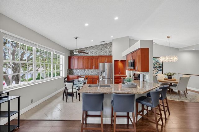 12447 NW 10th Ct D-15, Coral Springs, FL 33071