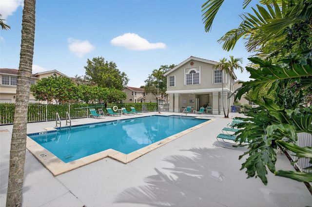 12447 NW 10th Ct D-15, Coral Springs, FL 33071