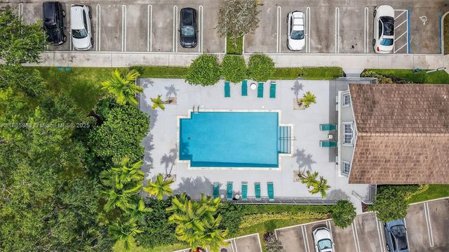 12447 NW 10th Ct D-15, Coral Springs, FL 33071