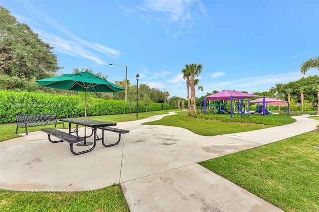 12447 NW 10th Ct D-15, Coral Springs, FL 33071