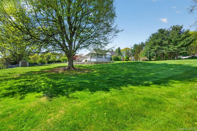 31 Brookdale Road, Mahopac, NY 10541