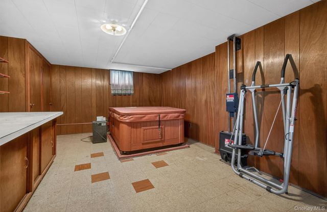 31 Brookdale Road, Mahopac, NY 10541