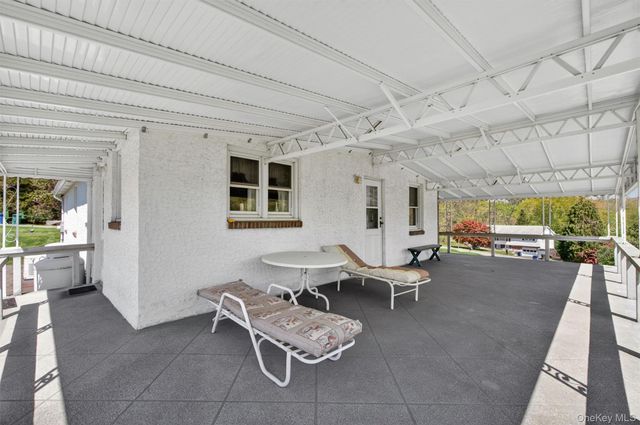 31 Brookdale Road, Mahopac, NY 10541