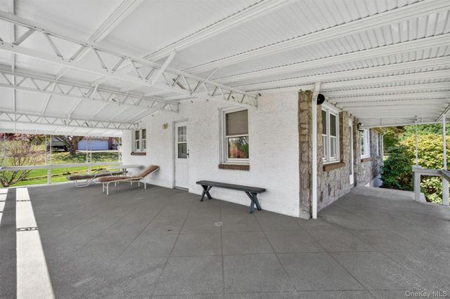 31 Brookdale Road, Mahopac, NY 10541