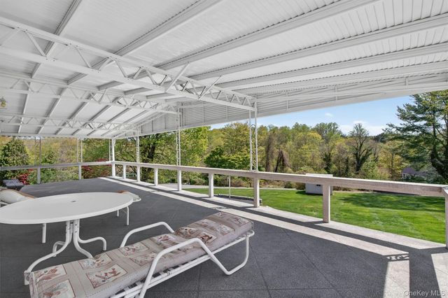 31 Brookdale Road, Mahopac, NY 10541