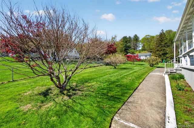 31 Brookdale Road, Mahopac, NY 10541