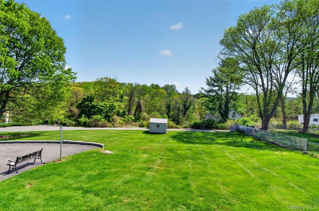 31 Brookdale Road, Mahopac, NY 10541
