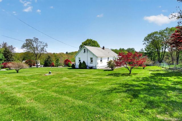 31 Brookdale Road, Mahopac, NY 10541