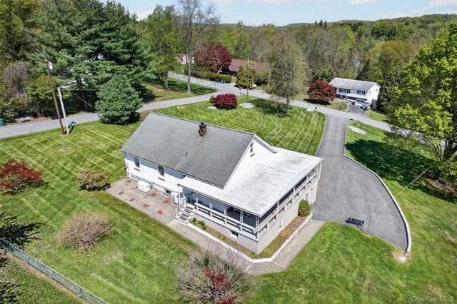 31 Brookdale Road, Mahopac, NY 10541