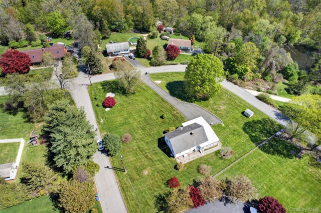 31 Brookdale Road, Mahopac, NY 10541
