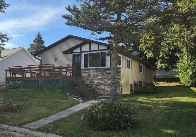 206 S Garfield Street, Barneveld, WI 53507