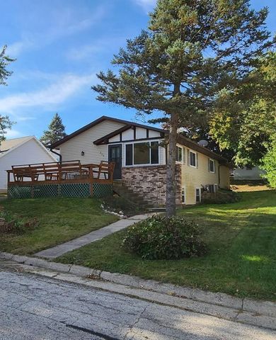 206 S Garfield Street, Barneveld, WI 53507