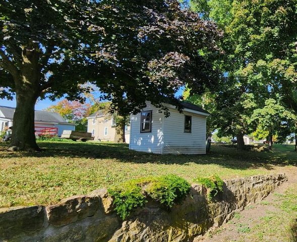 206 S Garfield Street, Barneveld, WI 53507