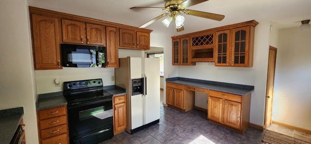 206 S Garfield Street, Barneveld, WI 53507