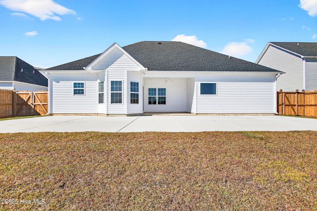 910 Uplands Lane, Jacksonville, NC 28546