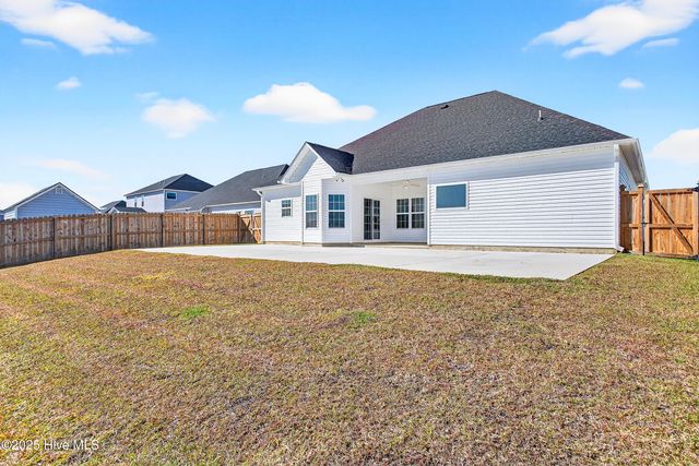 910 Uplands Lane, Jacksonville, NC 28546