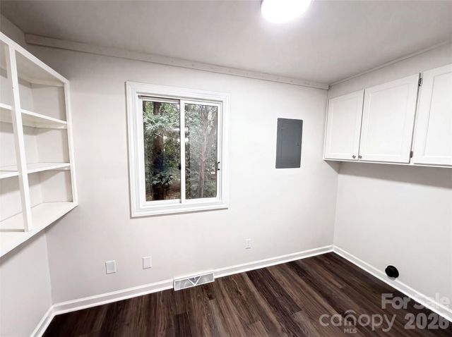 608 Amanda Drive, Matthews, NC 28104