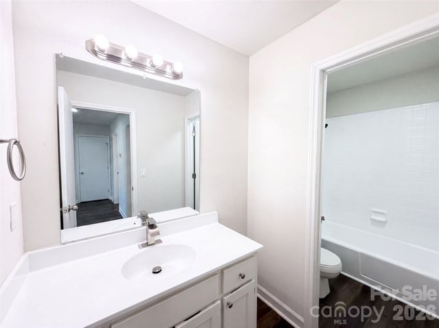 608 Amanda Drive, Matthews, NC 28104