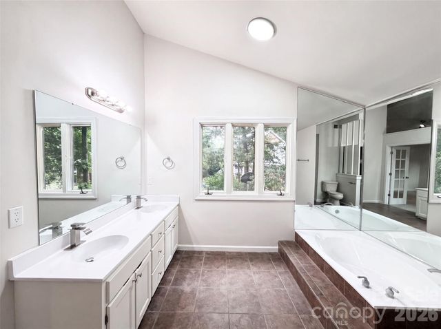 608 Amanda Drive, Matthews, NC 28104