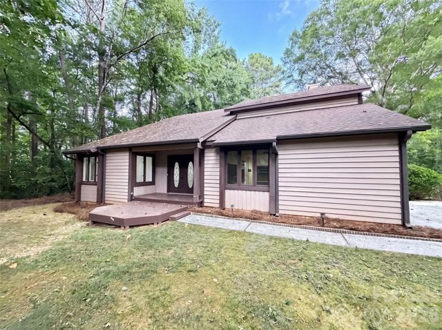 608 Amanda Drive, Matthews, NC 28104