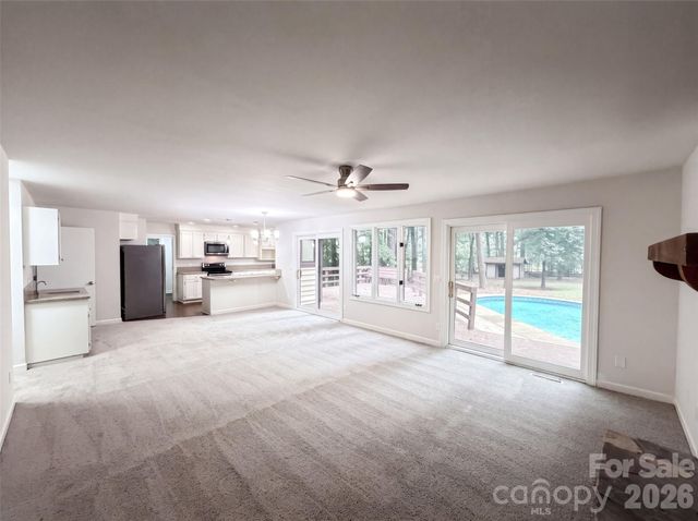 608 Amanda Drive, Matthews, NC 28104