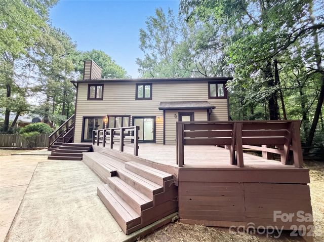 608 Amanda Drive, Matthews, NC 28104