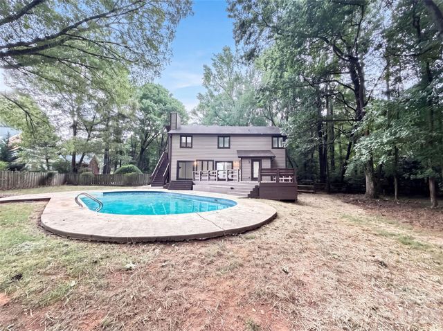 608 Amanda Drive, Matthews, NC 28104