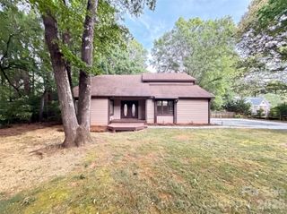 608 Amanda Drive, Matthews, NC 28104
