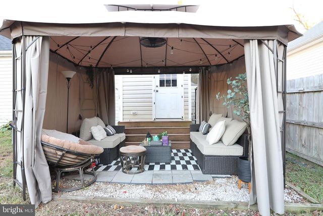 113 HILLCREST DR, Fredericksburg, VA 22401