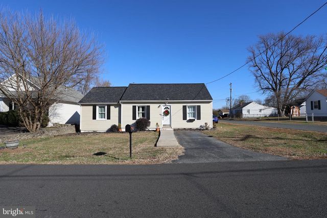 113 HILLCREST DR, Fredericksburg, VA 22401