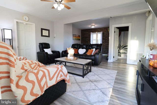 113 HILLCREST DR, Fredericksburg, VA 22401