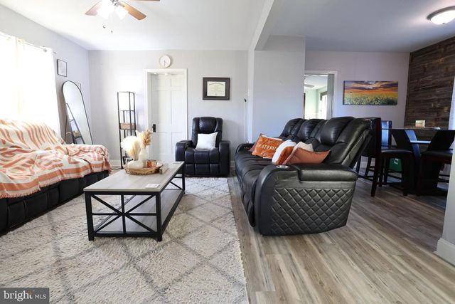 113 HILLCREST DR, Fredericksburg, VA 22401