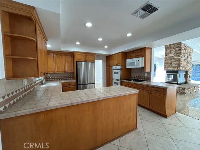 24010 Hatteras, Woodland Hills (los Angeles), CA 91367