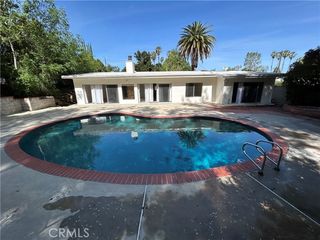 24010 Hatteras, Woodland Hills (los Angeles), CA 91367