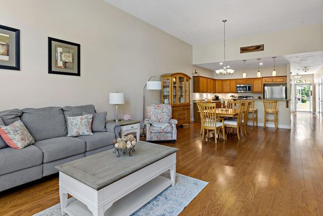 45 Grey Hawk Drive, Mashpee, MA 02649
