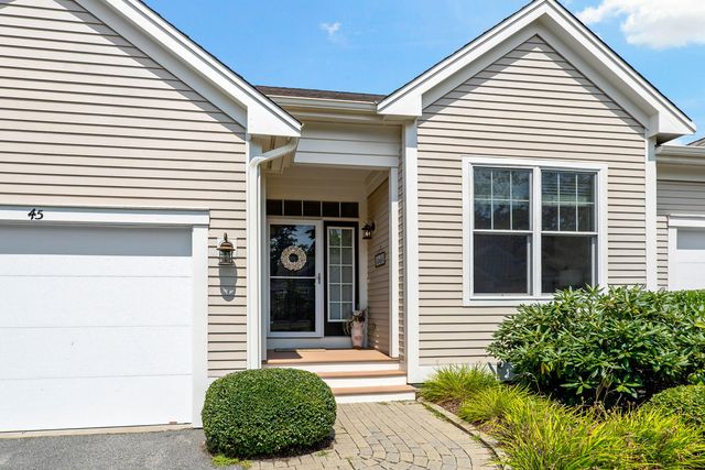 45 Grey Hawk Drive, Mashpee, MA 02649