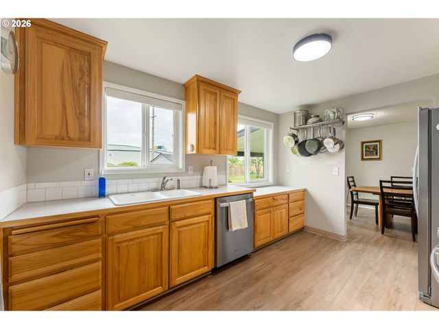 2340 Rhodora St, Forest Grove, OR 97116