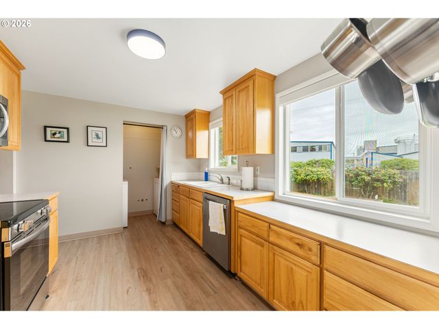 2340 Rhodora St, Forest Grove, OR 97116
